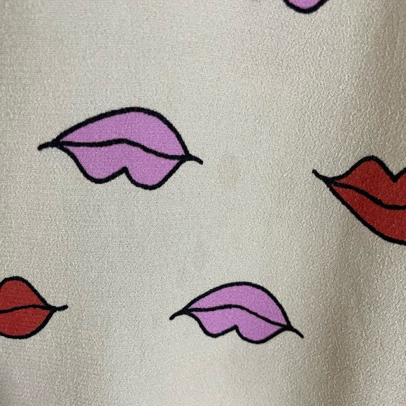 Anthropologie Bisous Lips Print Blouse - Picture 7 of 7